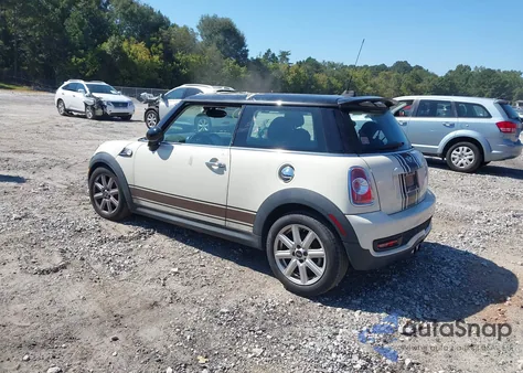 2013 Mini Cooper S z USA, uszkodzony, nr VIN WMWSV3C52DT394637